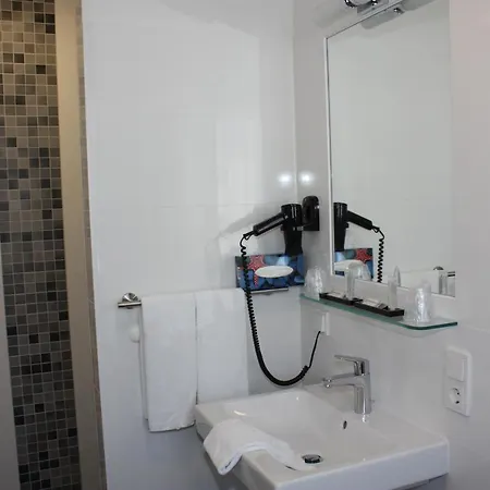 Hotel Schwan - Gaestehaus Ilse 4*